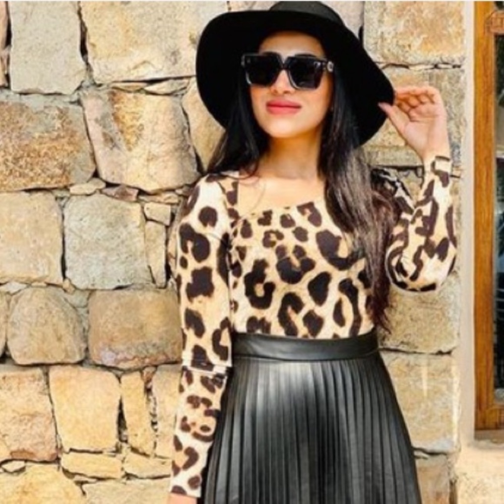 H&M Leopard Print Top - Picture 2 of 5